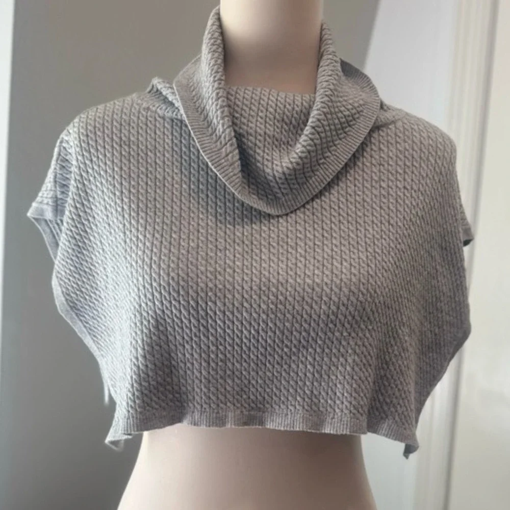 WeWoreWhat Gray Sweater Vest Cable Knit Cropped Chic |‎ S/M